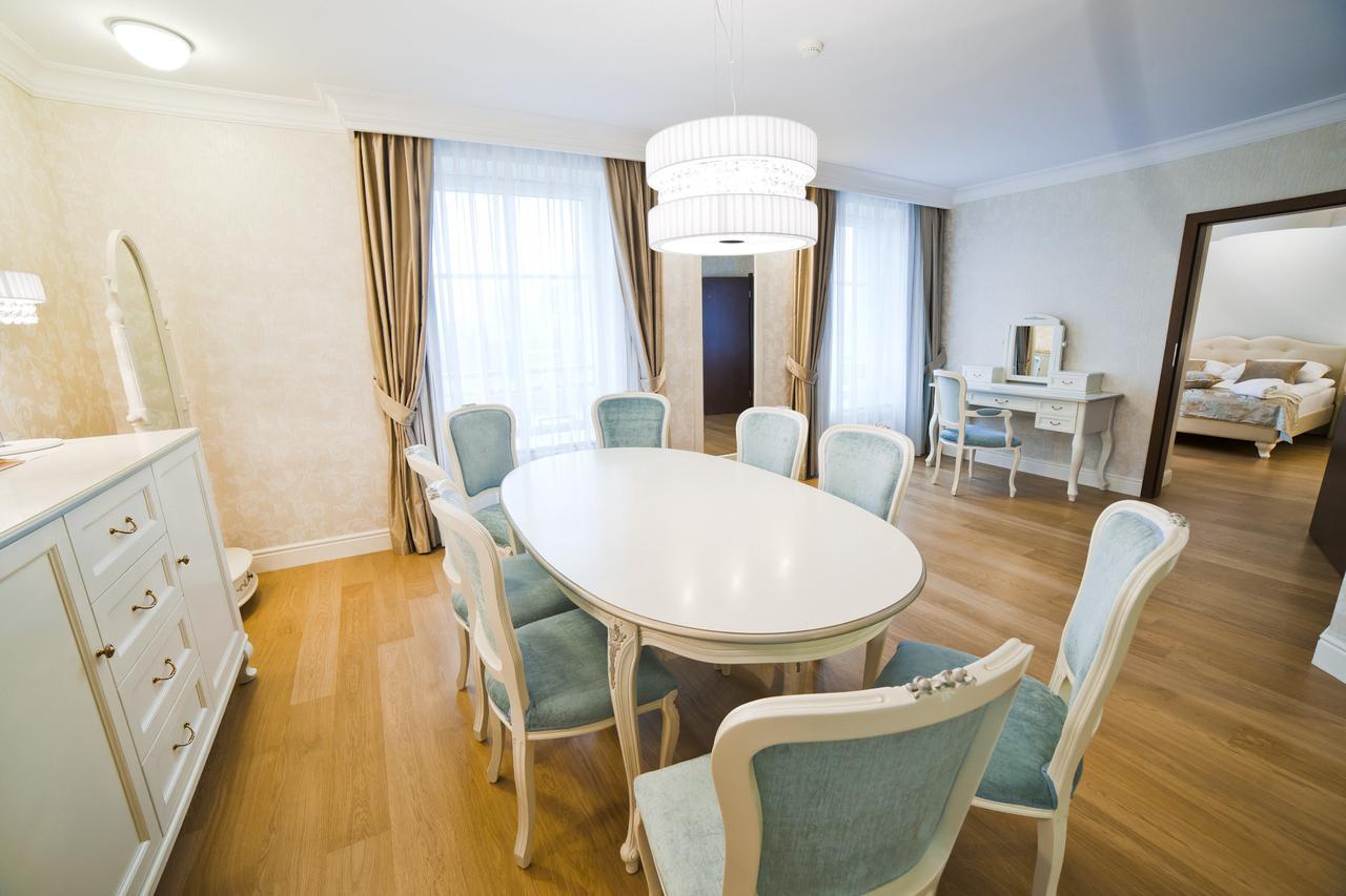Grand Hotel 凯尔采 外观 照片